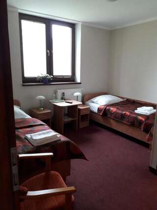 Мини-отель Hotel Paola Кутно Двухместный номер с 2 отдельными кроватями и собственной ванной комнатой-6