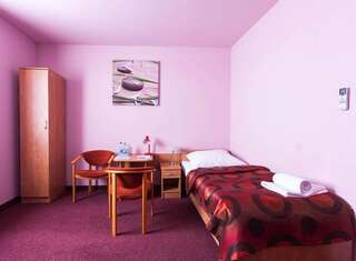 Мини-отель Hotel Paola Кутно Двухместный номер с 2 отдельными кроватями и собственной ванной комнатой-8